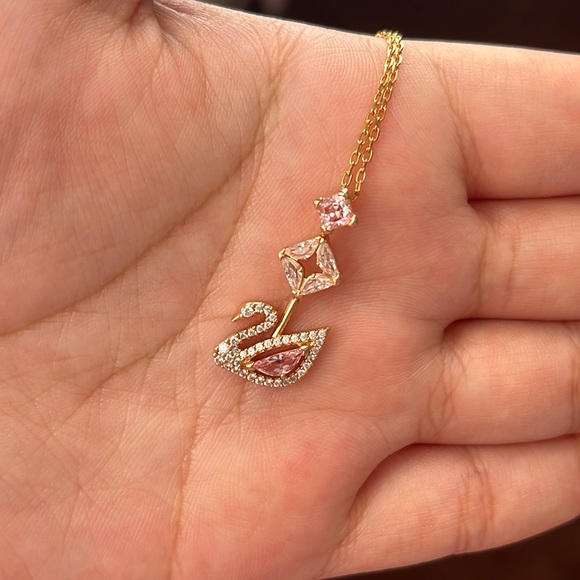 Swarovski Dazzling Swan Y Necklace - Picture 3 of 5